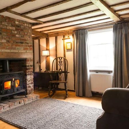 Navigation Cottage On The Historic Sea Lock Overlooking The Nature Reserve Maldon Exterior photo