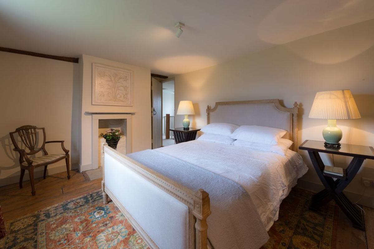 Navigation Cottage On The Historic Sea Lock Overlooking The Nature Reserve Maldon Exterior photo