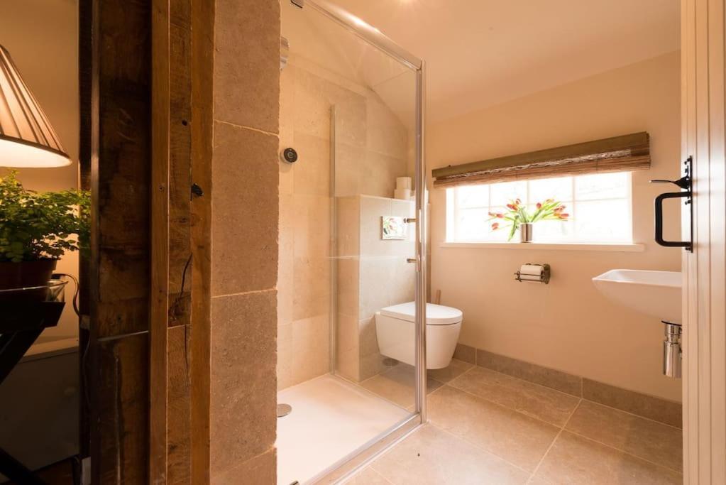 Navigation Cottage On The Historic Sea Lock Overlooking The Nature Reserve Maldon Exterior photo